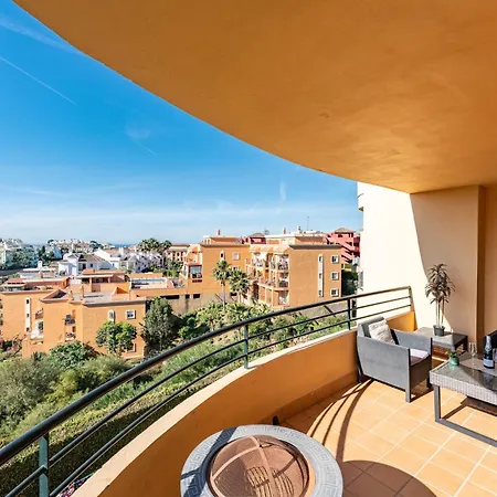Daire Malagasuite Diamond Riviera With Pool & Parking
